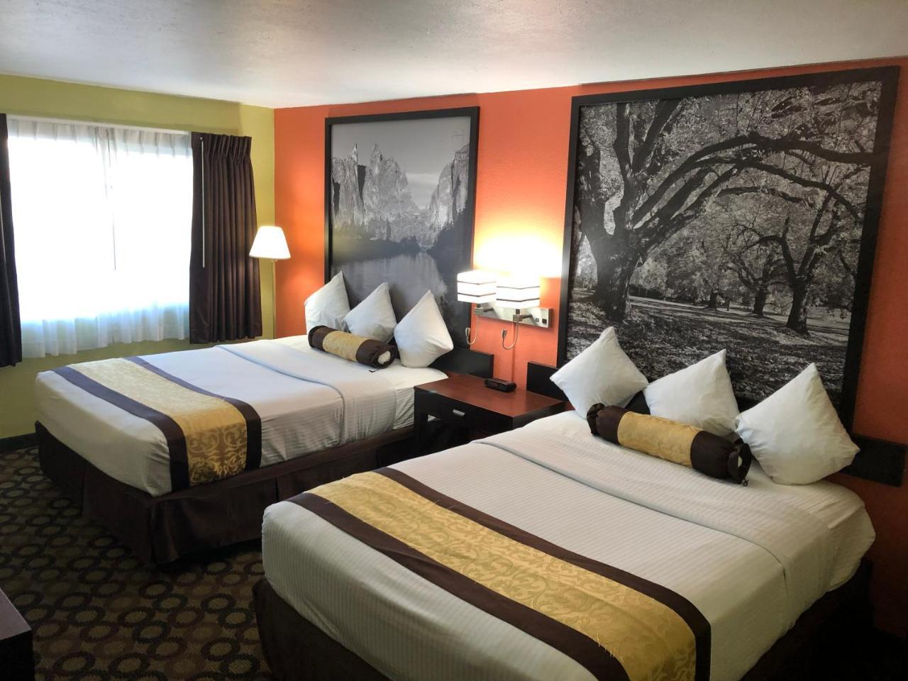 Super 8 By Wyndham Ontario Motel Luaran gambar